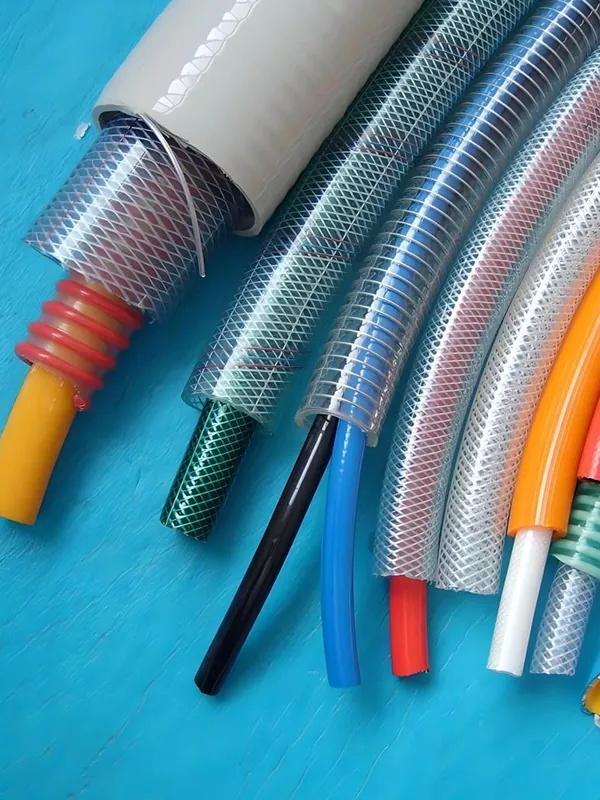 Screw barrel for injection molded plastic parts in electronics and automotive
